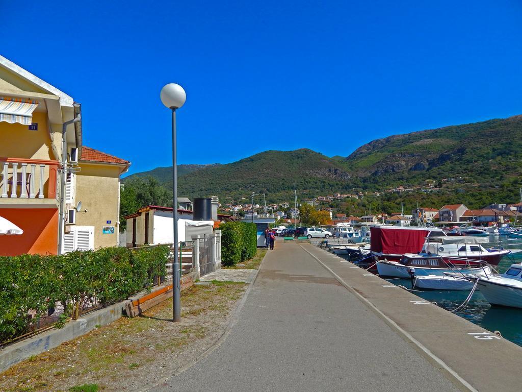 Apartmani Sindik Tivat Eksteriør bilde